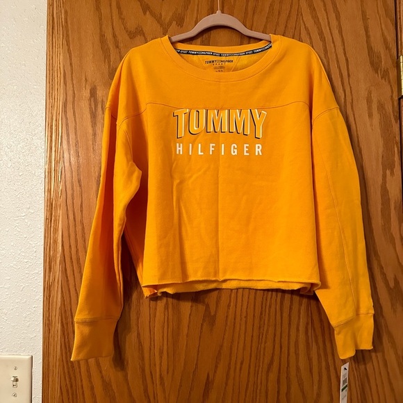 Tommy Hilfiger Crop Sweatshirt - NWT - Size L - Picture 1 of 12